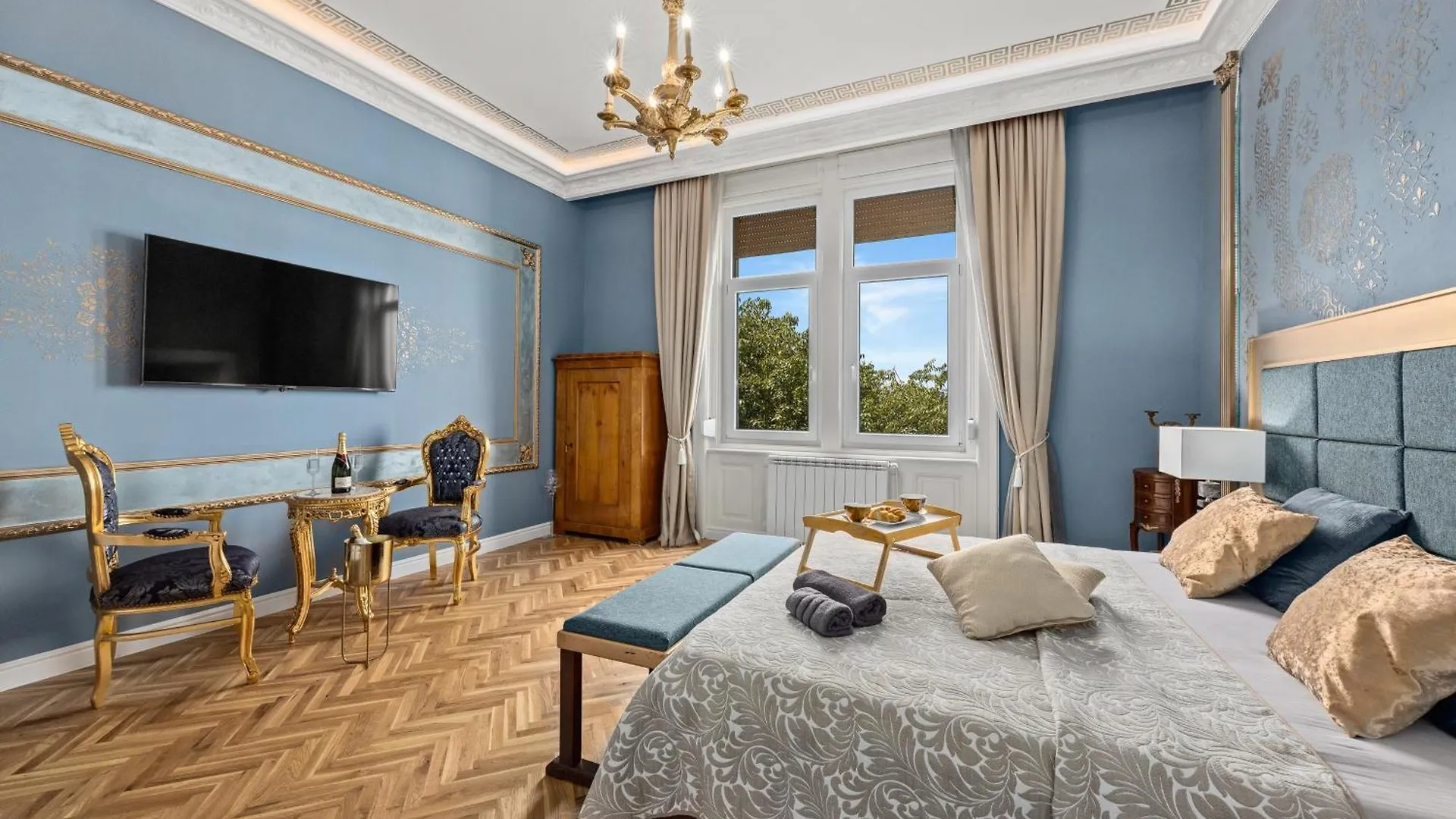 Villa Muenz Luxurious Residence بولا
