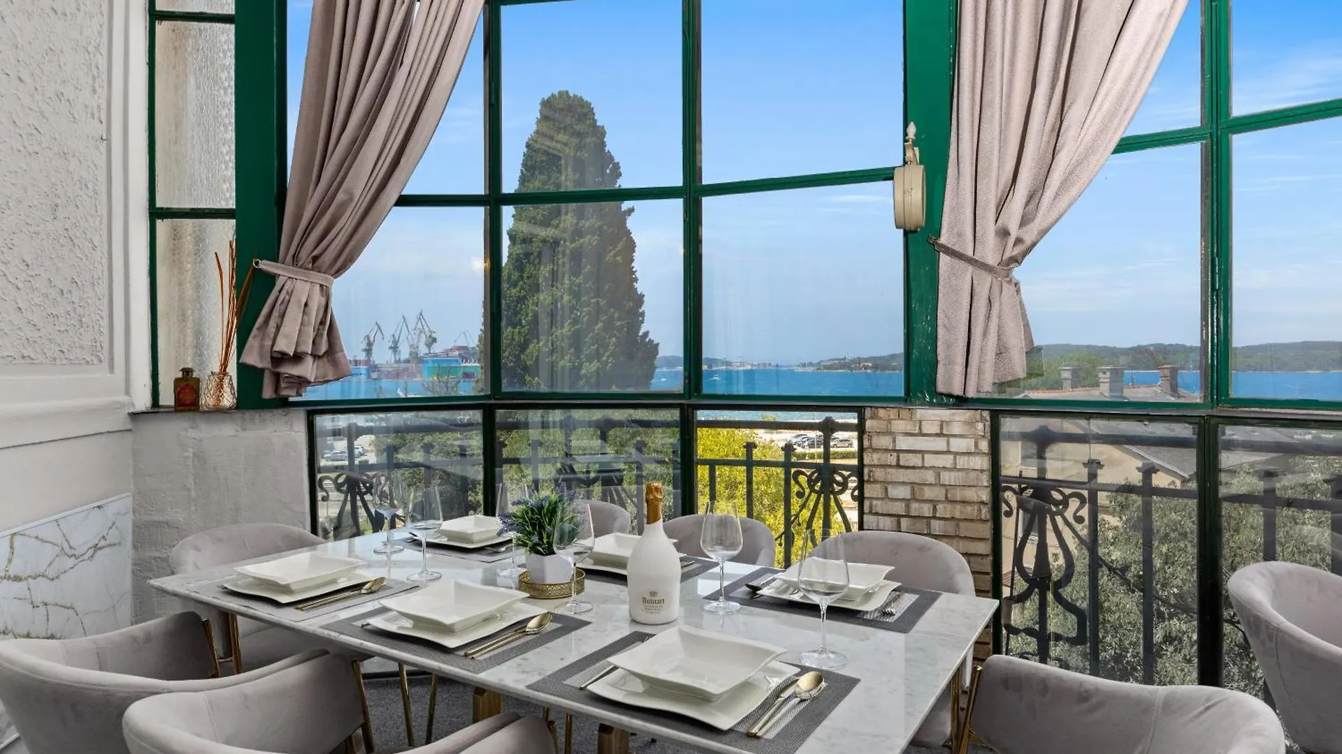 شقة Villa Muenz Luxurious Residence بولا